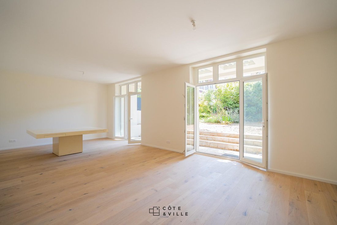 Apartment in Endoume, 7e Arrondissement, Marseille 3 - 18060571