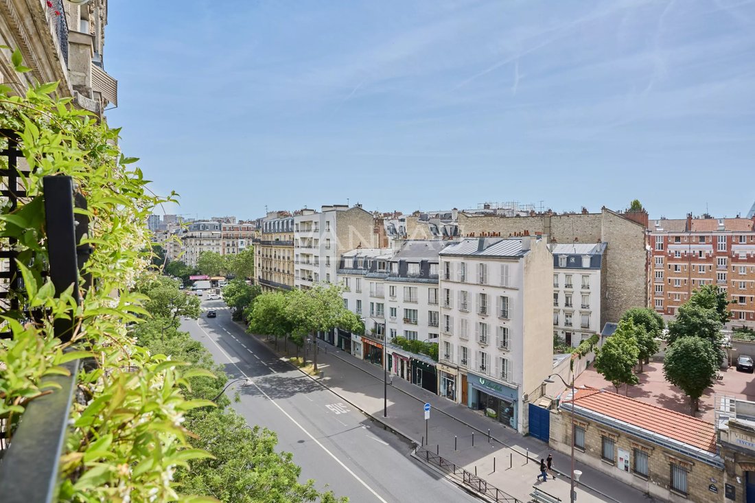 Apartment in Auteuil Sud, Paris 16e Arrondissement, Paris 2 - 18060342