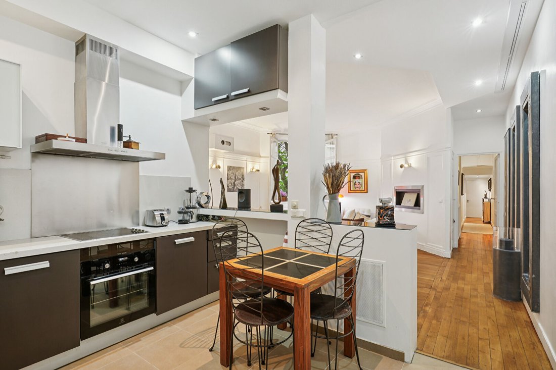 Apartment in Invalides, Paris 7e Arrondissement, Paris 4 - 18060486