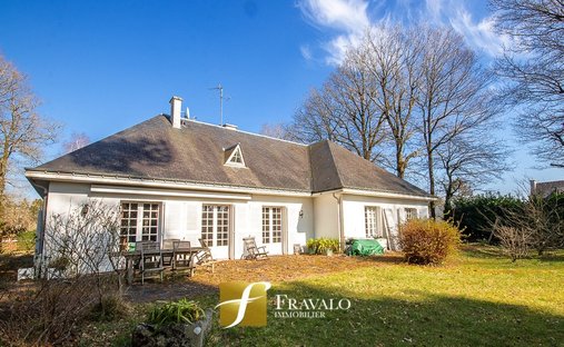House in Zone Urbaine, Arradon, France 1