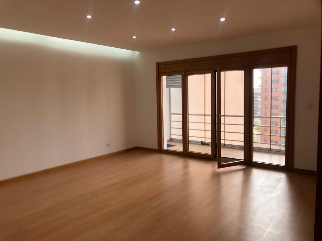 Apartment in Odivelas, Lisbon, Portugal 4 - 18060587