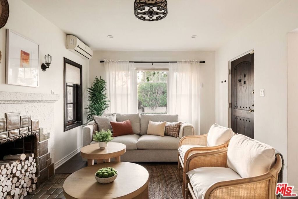Los Angeles, California, United States 4 - 18060215