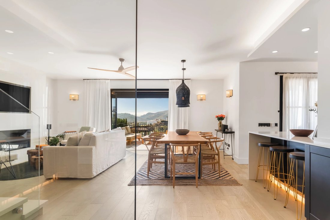 Villa in Benahavis, Andalusia, Spain 4 - 18061028