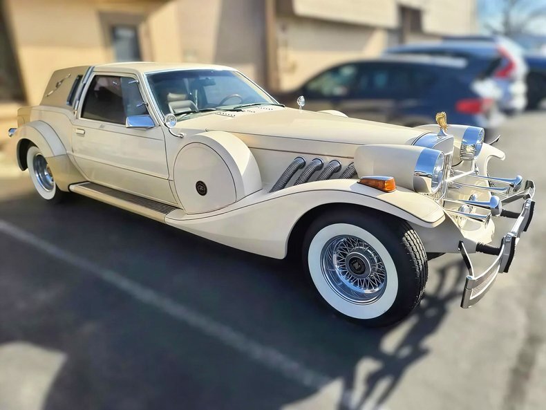 Coupe in Glendale, United States 1 - 17546424