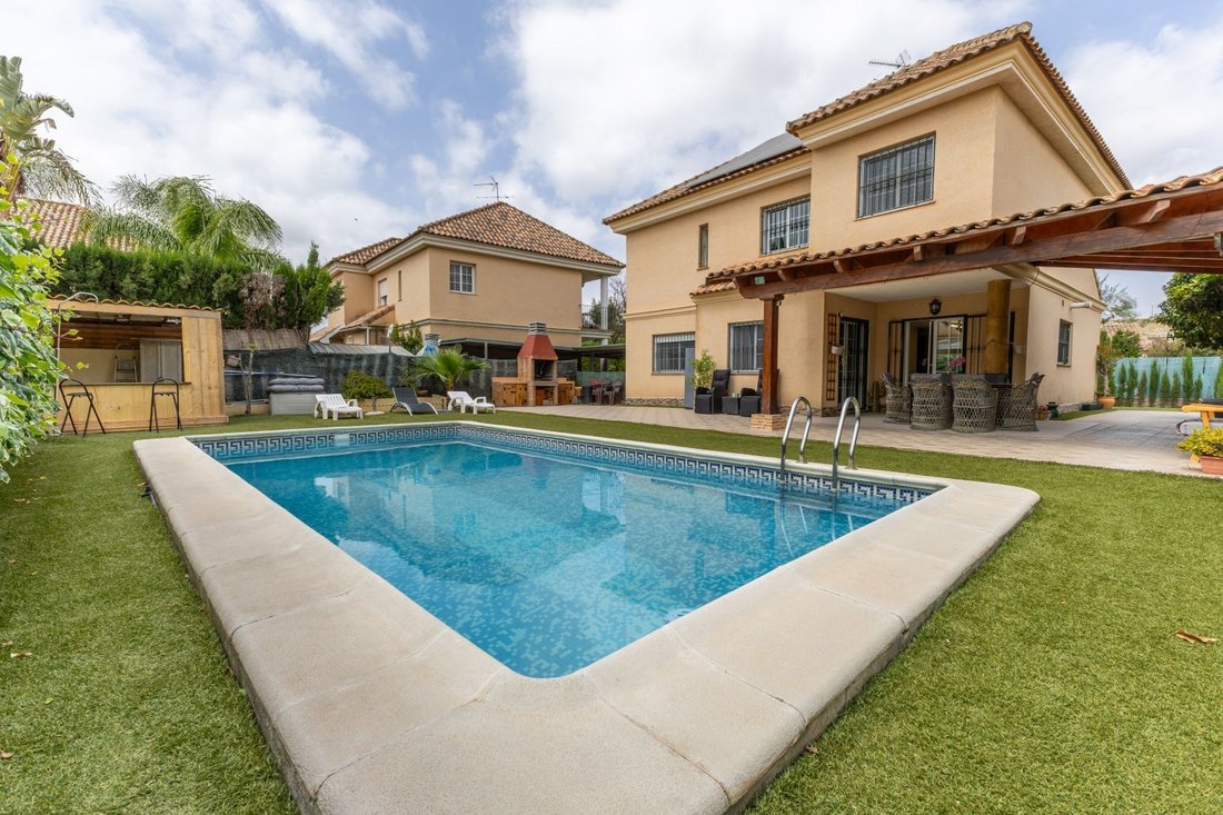 Villa in Paterna, Valencian Community, Spain 2 - 18060562