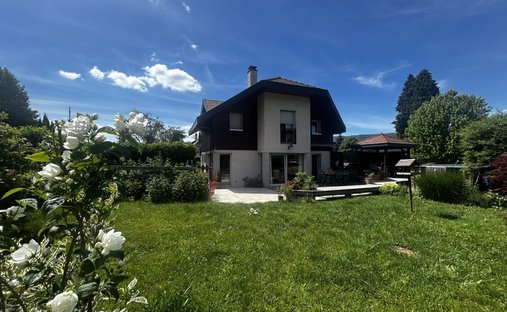 House in Menthonnex-en-Bornes, Auvergne-Rhône-Alpes, France 1