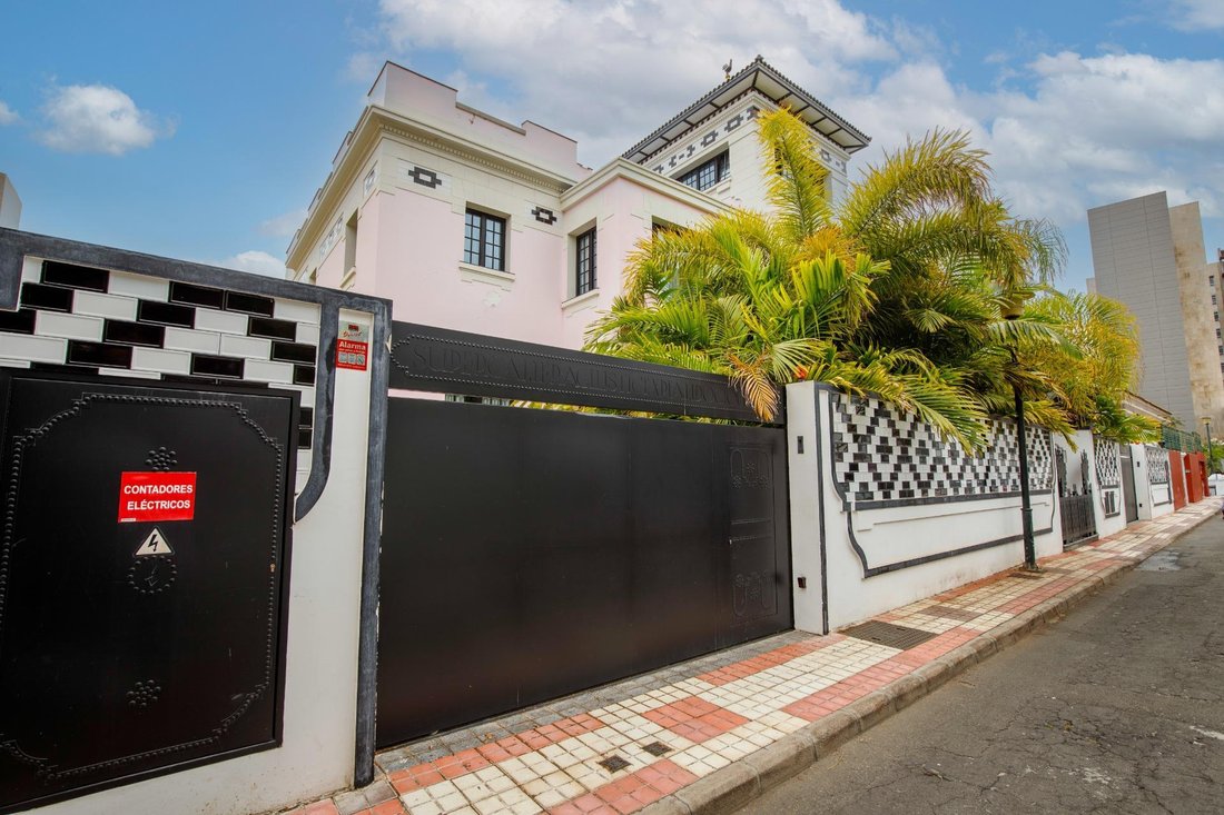 Villa in Ciudad Jardin, Las Palmas de Gran Canaria, Spain 2 - 18060268
