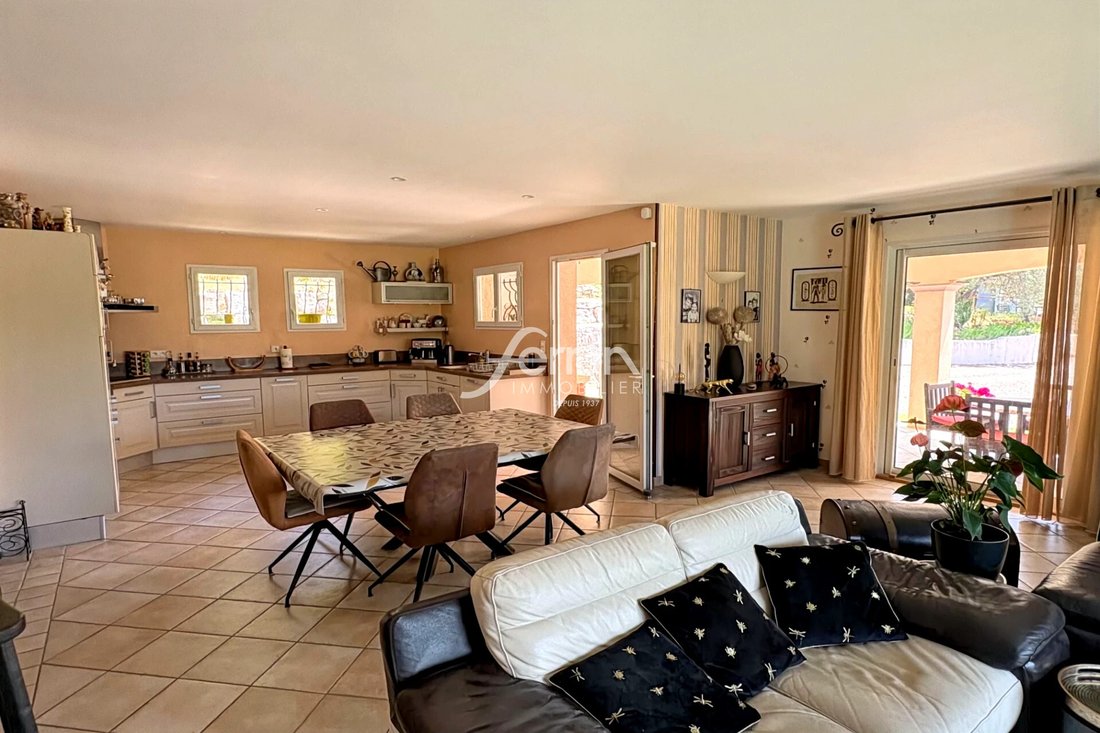 Villa in Callas, Provence-Alpes-Côte d'Azur, France 4 - 18055246