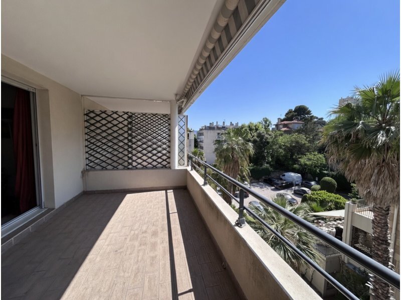 Apartment in Pointe Rouge, 8e Arrondissement, Marseille 1 - 18060453
