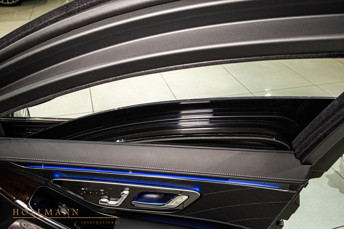 Limousine in Stuhr, Germany 3 - 18060274