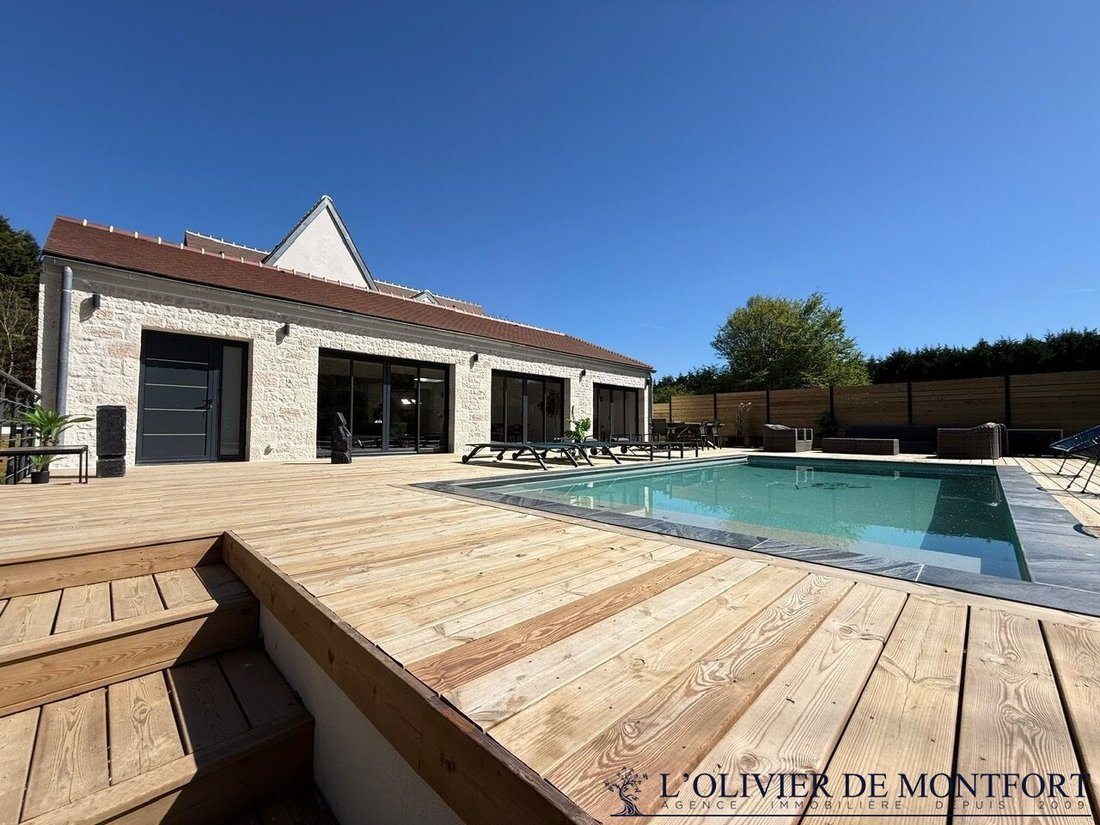 House in Montfort-l'Amaury, Ile-de-France, France 2 - 18060875
