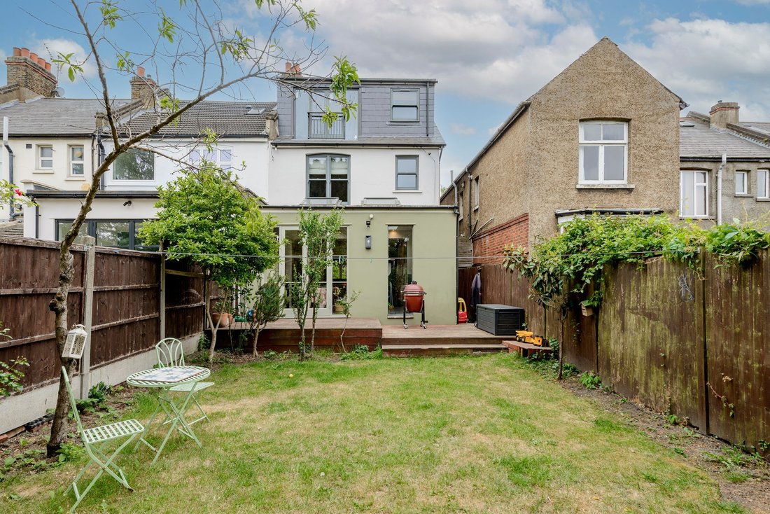 House in Harlesden, Brent, England 3 - 18060286