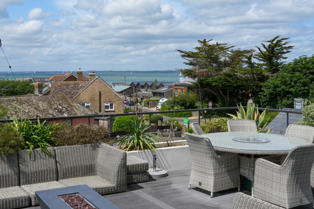 House in Isle of Wight, England 2 - 17344780