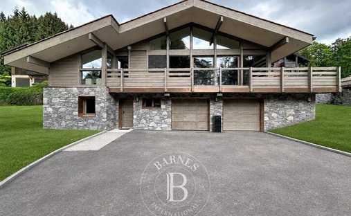 Chalet in Les Gets, Auvergne-Rhône-Alpes, France 1