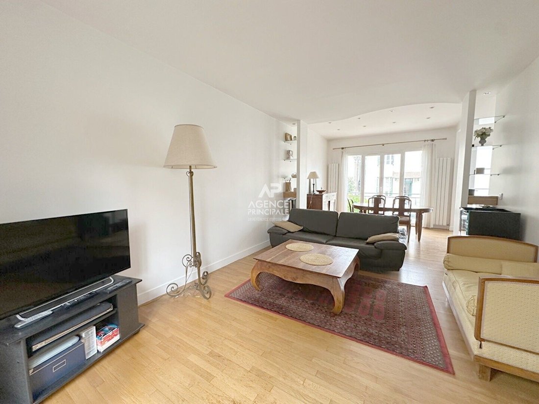 House in Les Arcades, Viroflay, France 2 - 18060483