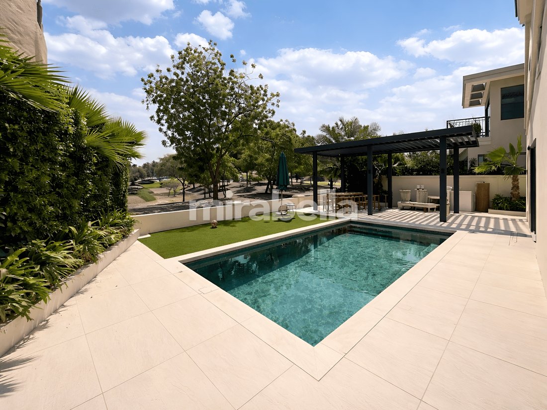 Villa in Jumeirah Golf Estates, Dubai, United Arab Emirates 4 - 18060876