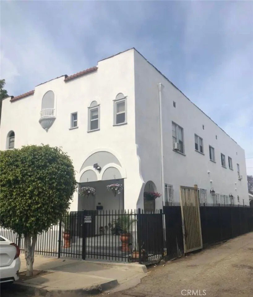 Los Angeles, California, United States 1 - 18060992