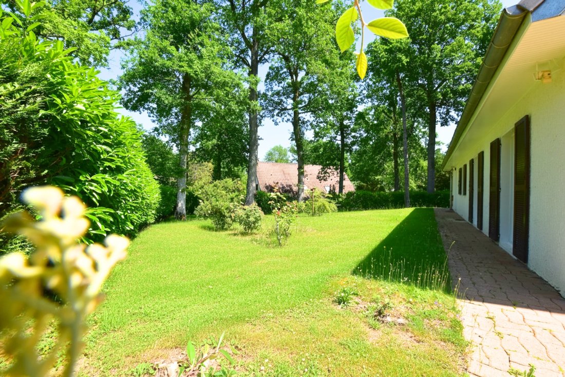 House in Les Essarts-le-Roi, Ile-de-France, France 2 - 18060695