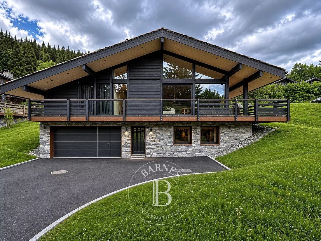 Chalet in Les Gets, Auvergne-Rhône-Alpes, France 1 - 17985991