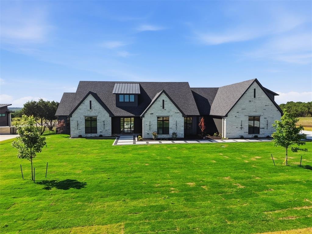 House in Granbury, Texas, United States 3 - 18020040