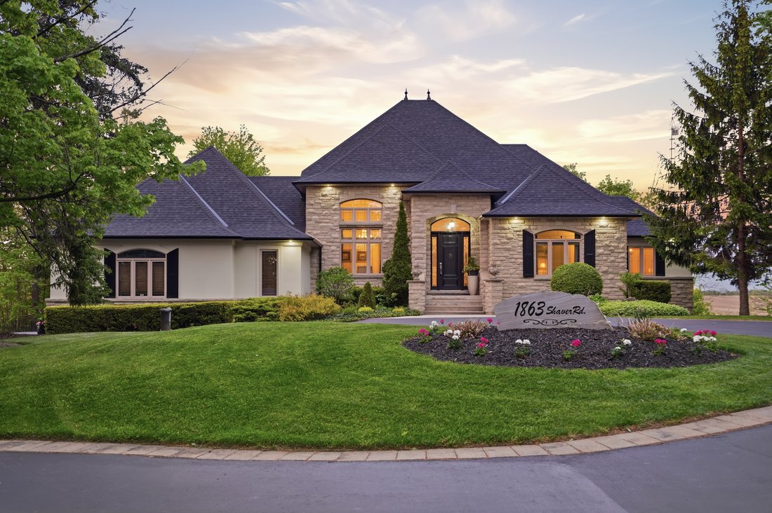House in Hamilton, Ontario, Canada 1 - 18064655