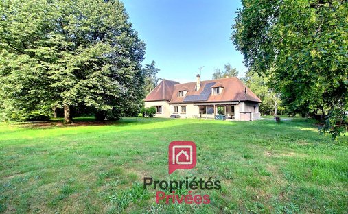 Villa in Paucourt, Centre-Val de Loire, France 1