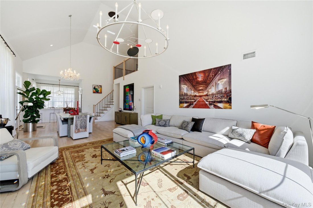 Condo in Yaphank, New York, United States 4 - 17494323