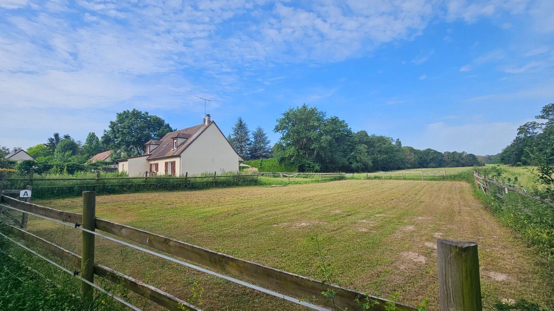 Villa in Houdan, Ile-de-France, France 2 - 18064882