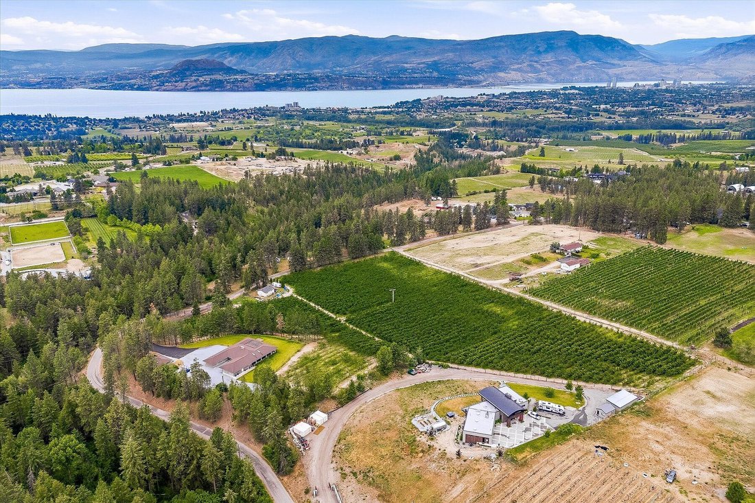 House in Kelowna, British Columbia, Canada 4 - 18064860