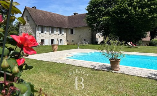 Estate in Chazey-Bons, Auvergne-Rhône-Alpes, France 1