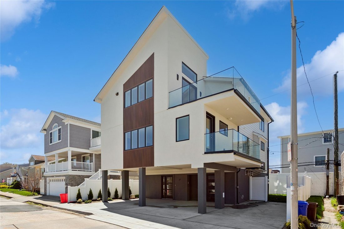 House in Long Beach, New York, United States 2 - 17809703