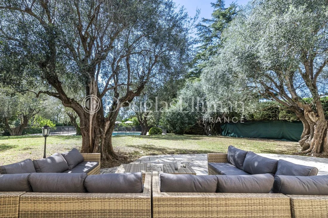 Villa in Mougins, Provence-Alpes-Côte d'Azur, France 3 - 15617774