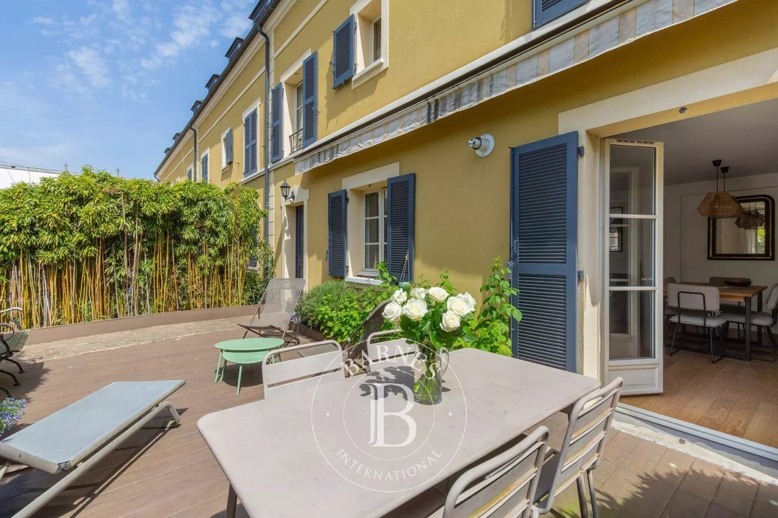 House in Saint-Germain-en-Laye, Ile-de-France, France 3 - 18064596