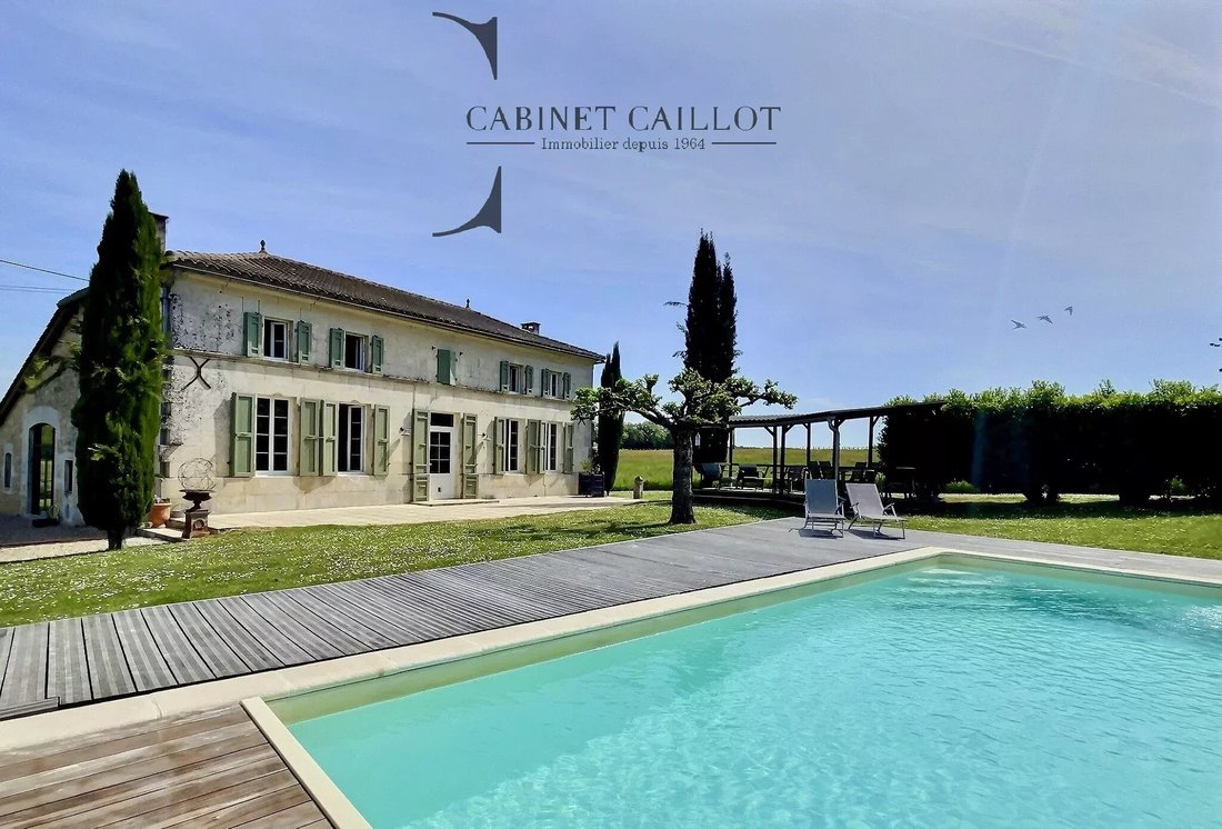 House in Fleac-sur-Seugne, Nouvelle-Aquitaine, France 1 - 18062957
