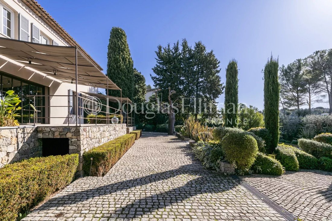Villa in Mougins, Provence-Alpes-Côte d'Azur, France 3 - 15189225