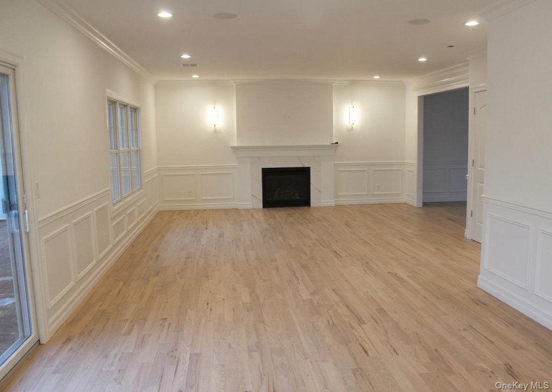 House in Massapequa, New York, United States 4 - 18062690