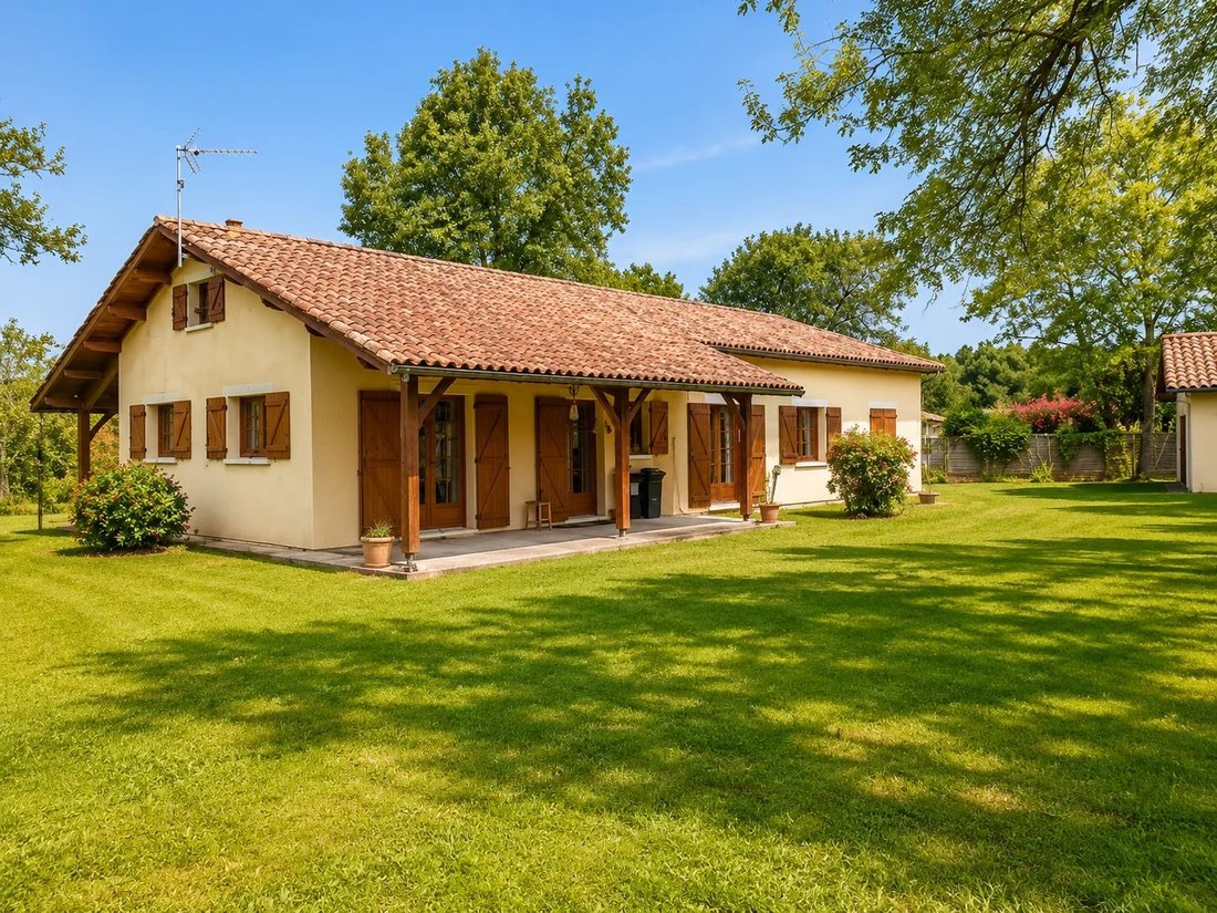 House in Mios, Nouvelle-Aquitaine, France 1 - 17348339