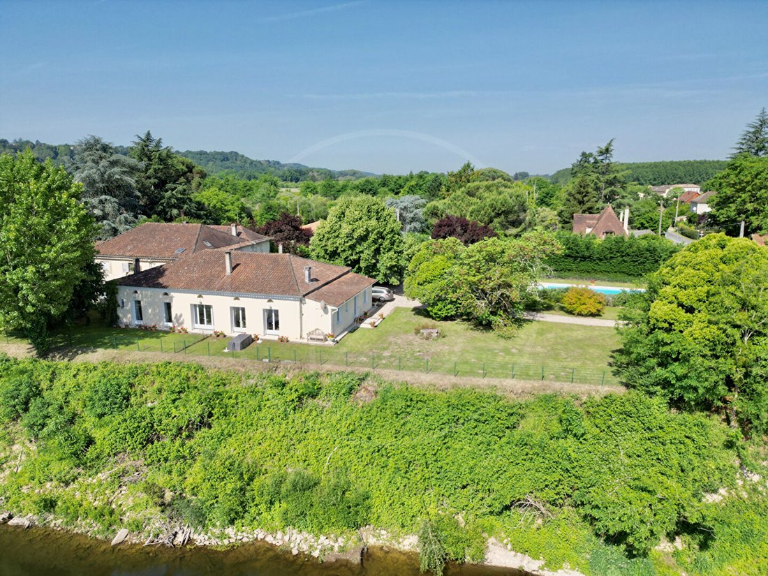 Villa in Saint-Seurin-de-Prats, Nouvelle-Aquitaine, France 2 - 18064058