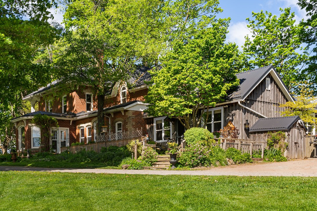 Farm Ranch in Alton, Ontario, Canada 1 - 17851066