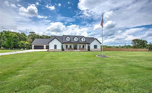 House in Maysville, Arkansas, United States 1