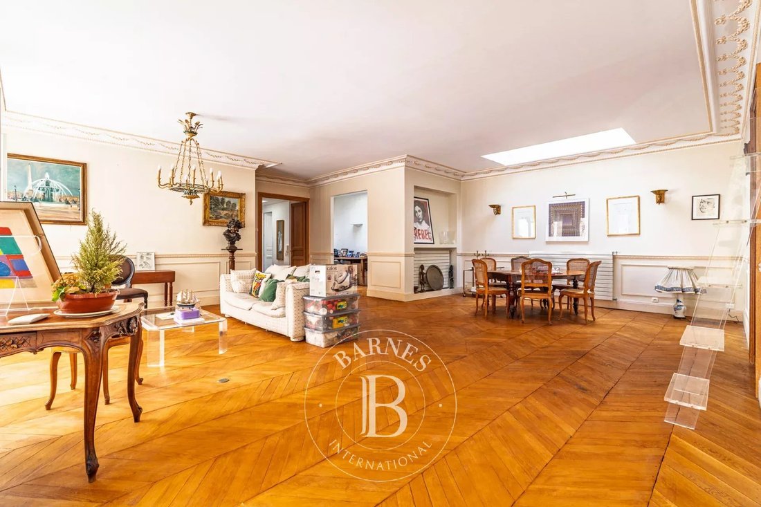 Apartment in Chaillot, Paris 16e Arrondissement, Paris 5 - 18063021