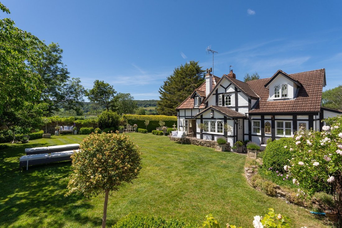 House in Little Witcombe, Badgeworth, England 1 - 17375402