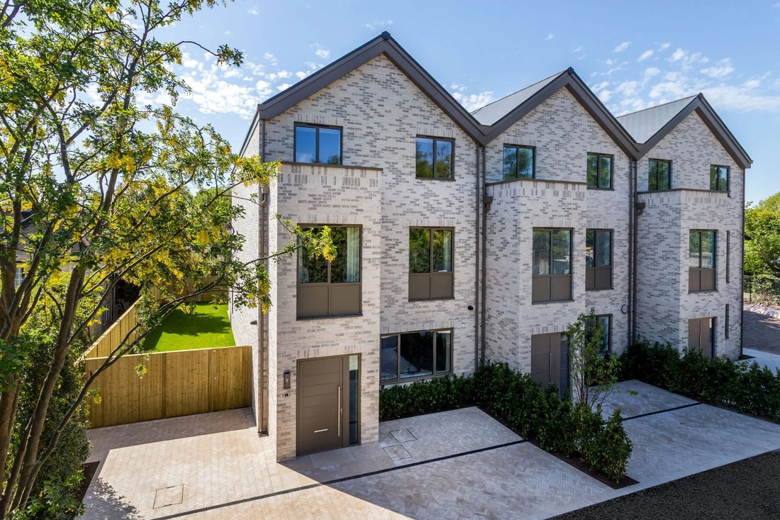 House in Coombe, Royal Borough of Kingston upon Thames, England 2 - 18062781