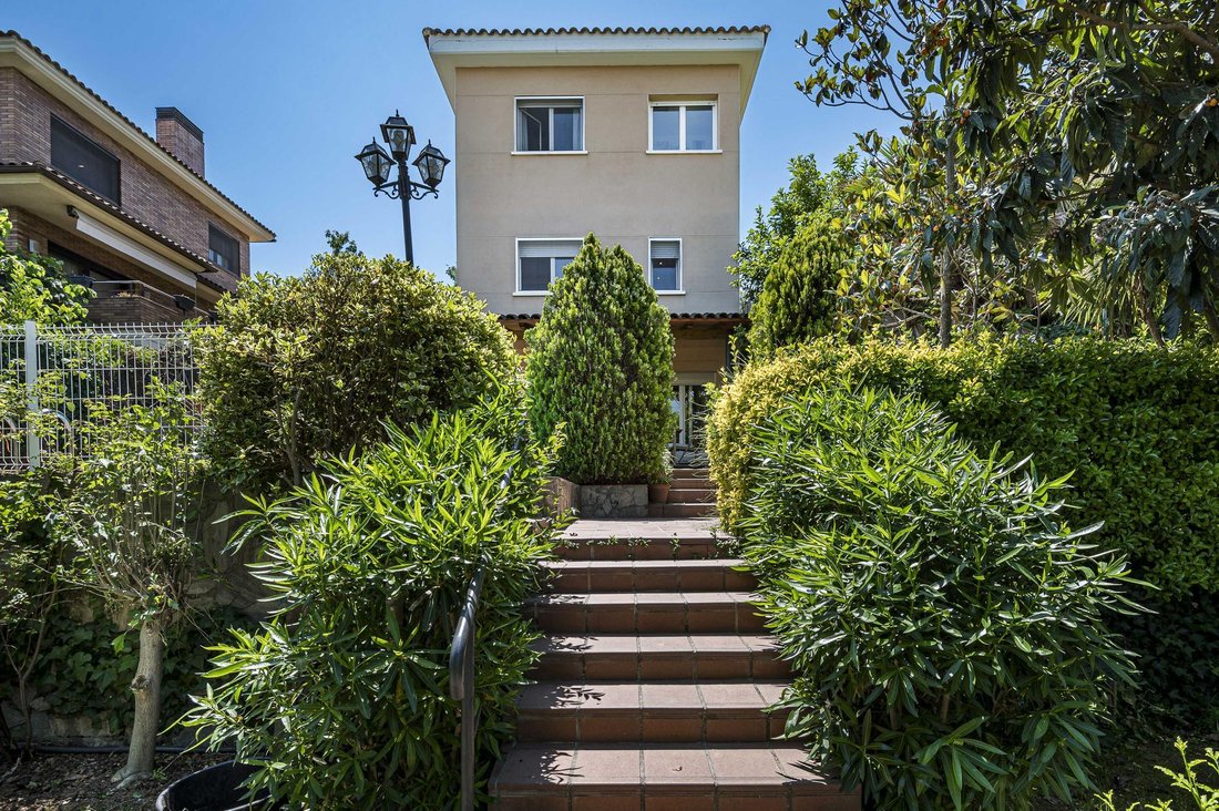Villa in Sant Cugat del Valles, Catalonia, Spain 3 - 18064280