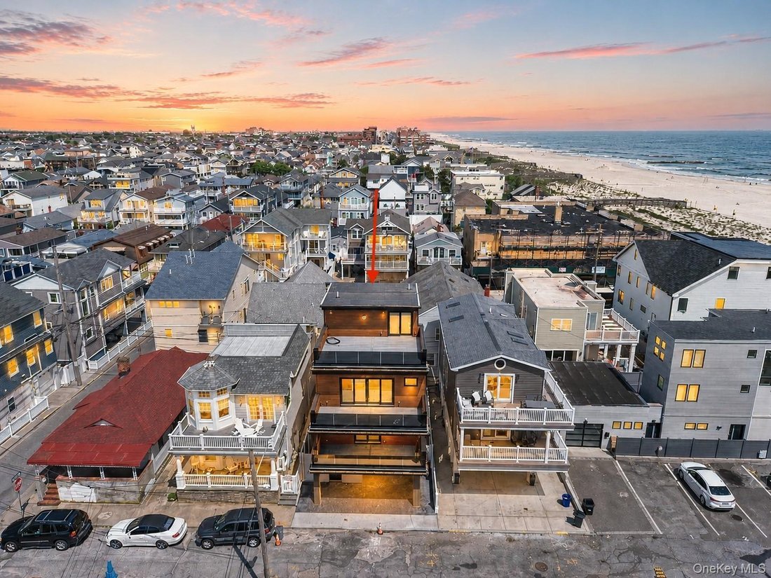 House in Long Beach, New York, United States 1 - 18063789