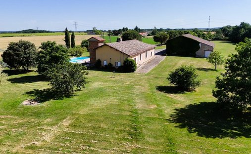 Villa in Saint-Sardos, Occitania, France 1