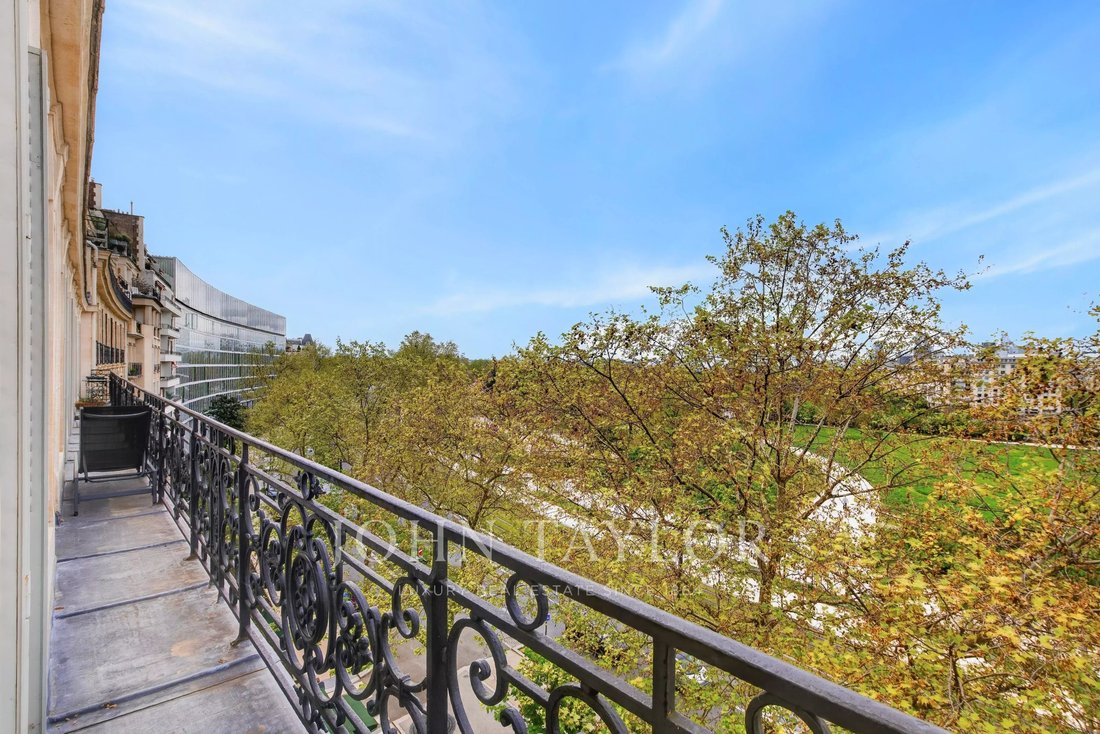 Apartment in Chaillot, Paris 16e Arrondissement, Paris 1 - 18061441