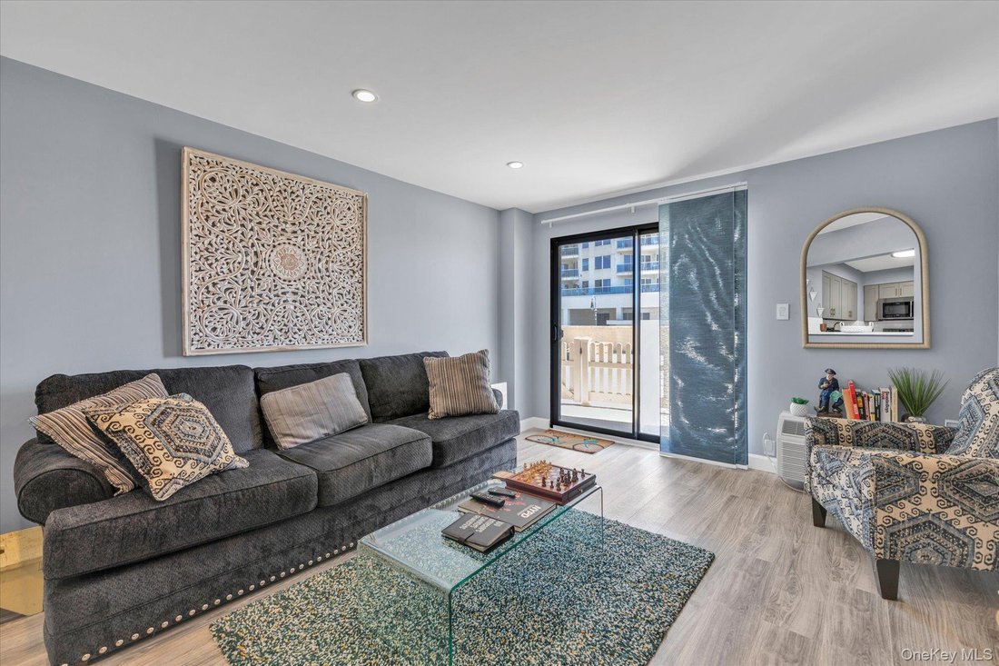 Co Op in Long Beach, New York, United States 3 - 18063818