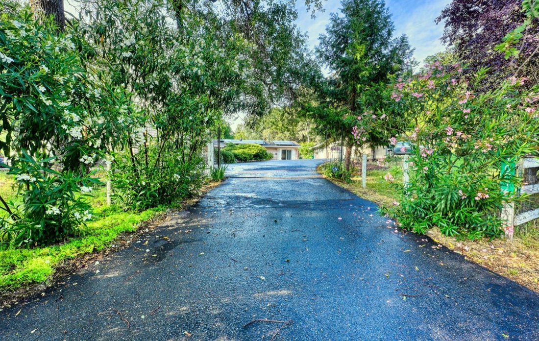 Grass Valley, California, United States 4 - 18061747