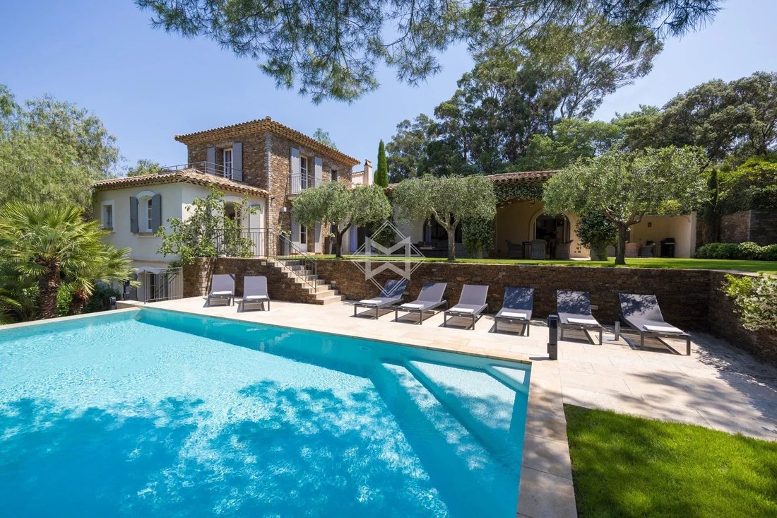 Villa en La Croix-Valmer, Provenza-Alpes-Costa Azul, Francia 3 - 18064817